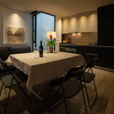 Chic Urban Loft アパート *